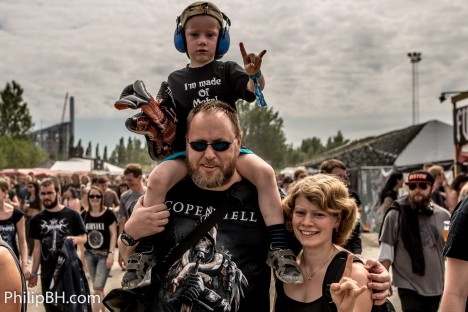 More and more children seem to make their to Copenhell. Here is the winner for the most metal family.